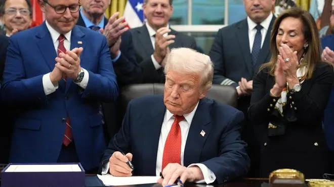 Trump Signs Government Funding Bill